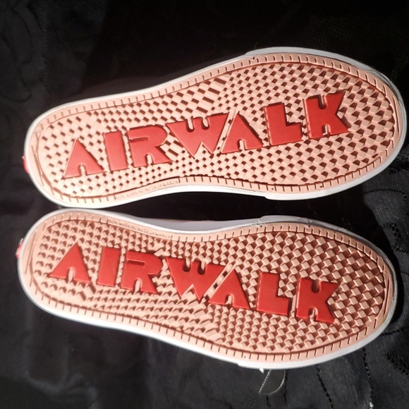 New with tags girls Airwalk sneakers - Picture 4 of 6